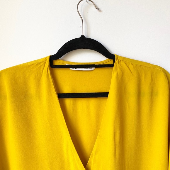 Zara v-neck yellow blouse size xs - Picture 5 of 10
